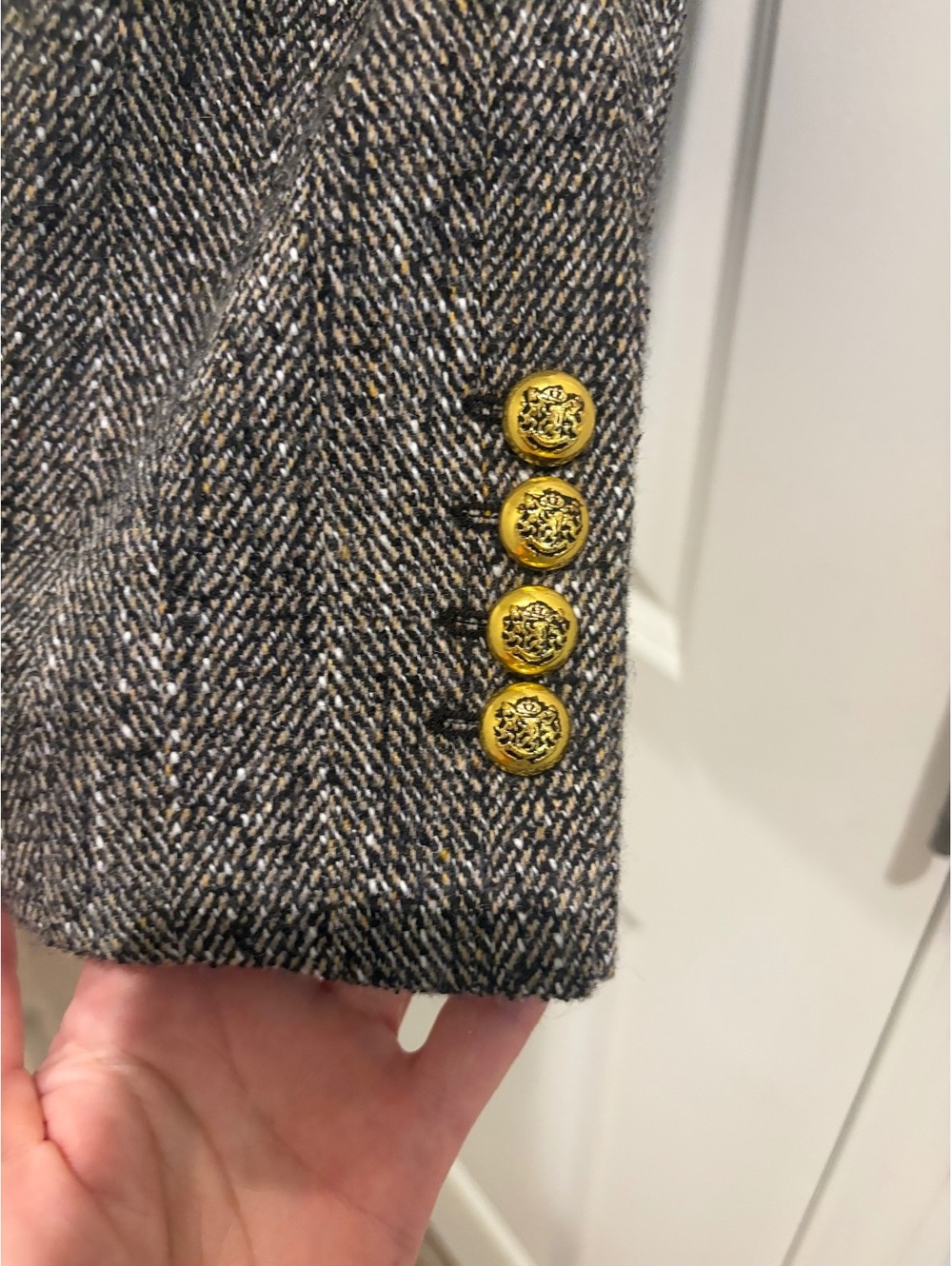 Smythe Blazer - altered size 6 - cropped it so original - Picture 3 of 5